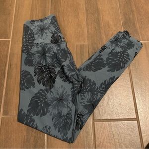 aerie offline monstera leggings